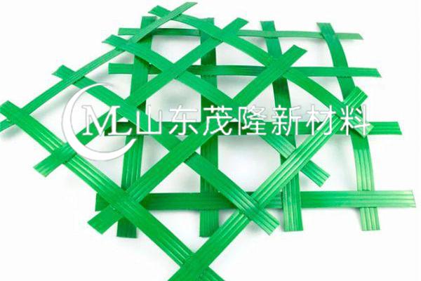 聚酯PET焊接土工格栅是什么？解析材料特性与应用领域  第1张