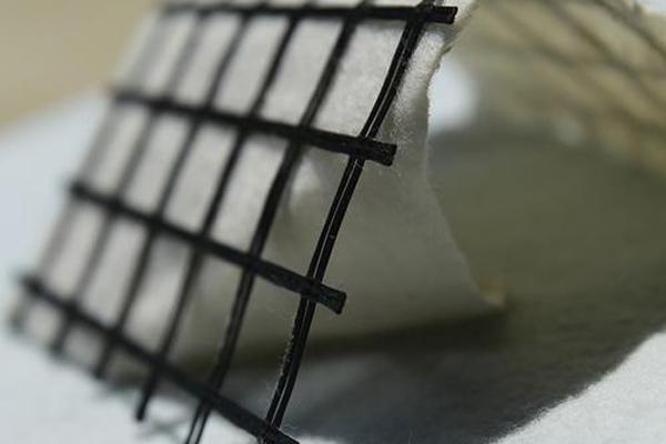 复合土工格栅垫详解：作用、特点与应用领域  第2张