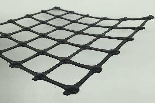土工格栅施工时规格如何选择？从材料到尺寸，完全解读！  第1张