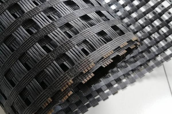冬季施工的土工格栅要注意这些问题  第1张