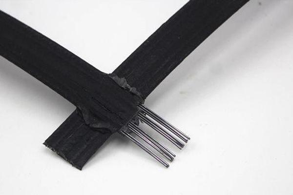 钢塑土工格栅的钢丝有粗细要求吗？