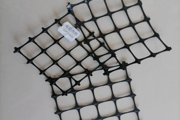 土工格栅与土体相互作用的数值模拟分析  第3张